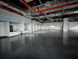 Suites 123 (D8), Retail #464690781